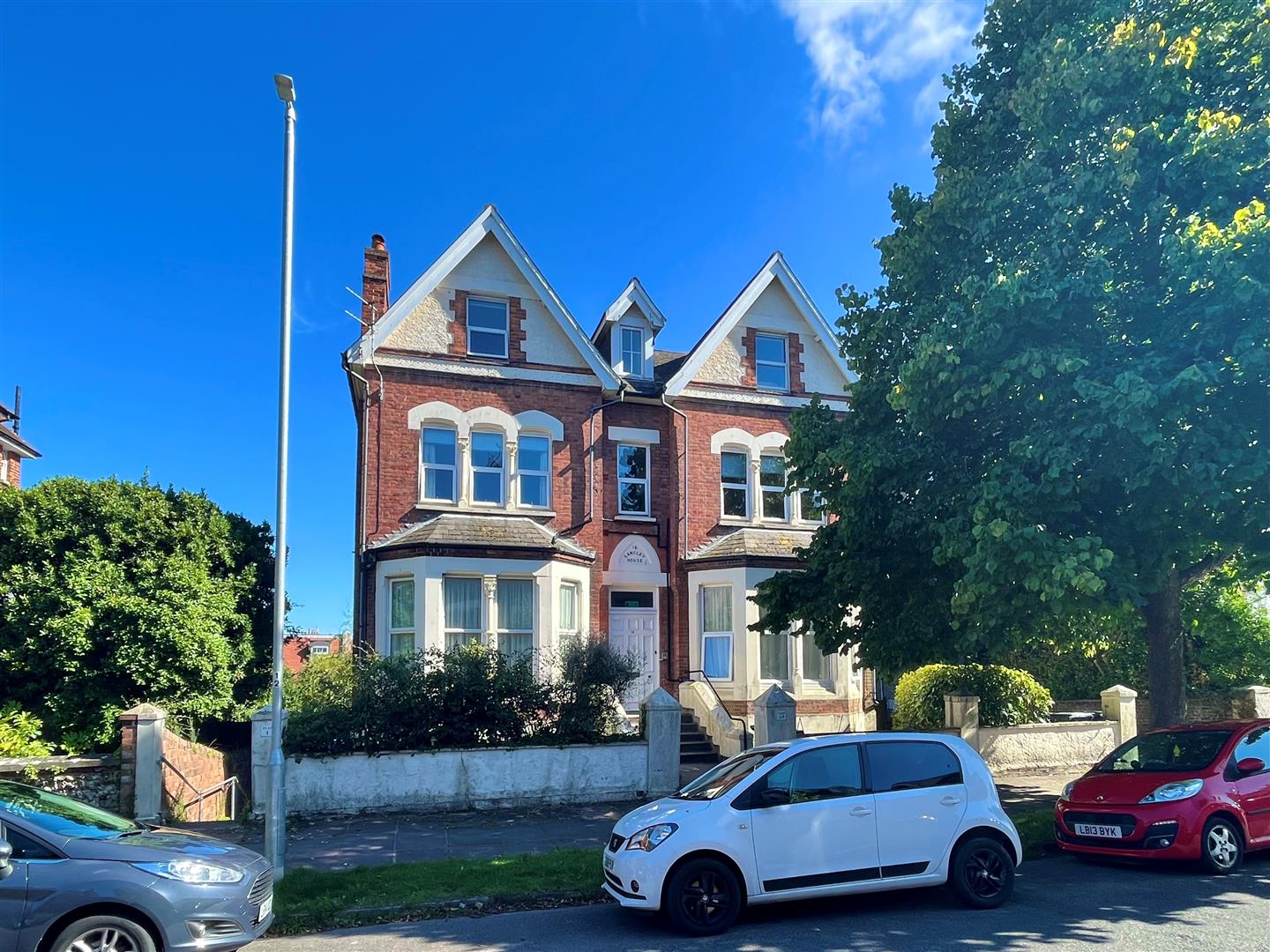 Property Details for Enys Road Eastbourne BN21 2DN Town Property